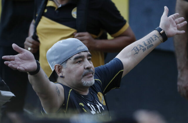 Lekári legendárneho Maradonu prehliadli varovný znak zlyhávania obličiek