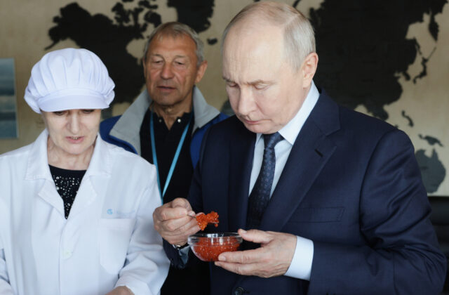 Putin po prvý raz navštívil Kurilské ostrovy