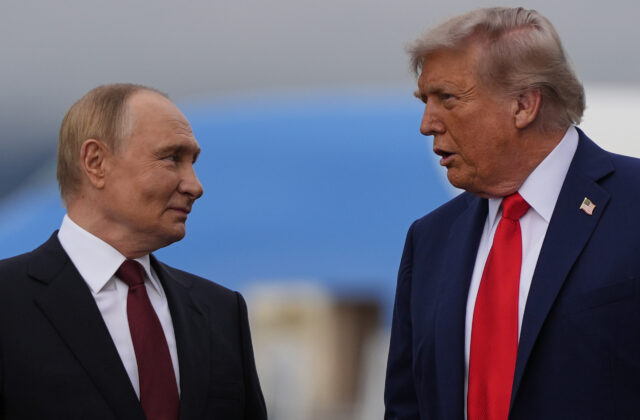 Rok po summite Trumpa s Putinom sa „duch Anchorage“ vytratil