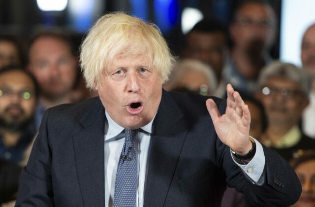 „Aká zvrátená logika vedie Putina k tomuto?“ Johnson reagoval na útok
