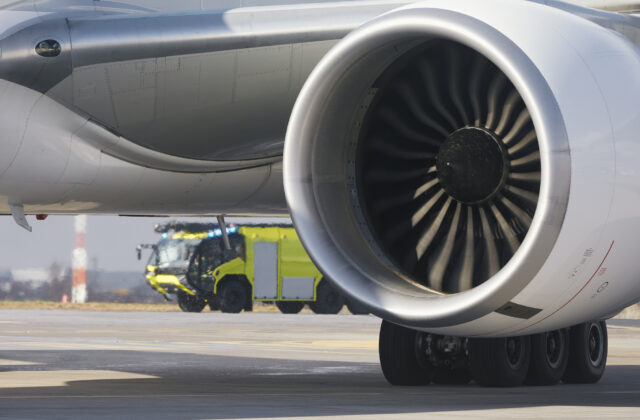 Piloti sa údajne počas letu do Tel Avivu pobili