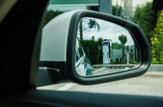 OMV pri príležitosti Svetového dňa elektromobility ponúka výhodnejšie nabíjanie