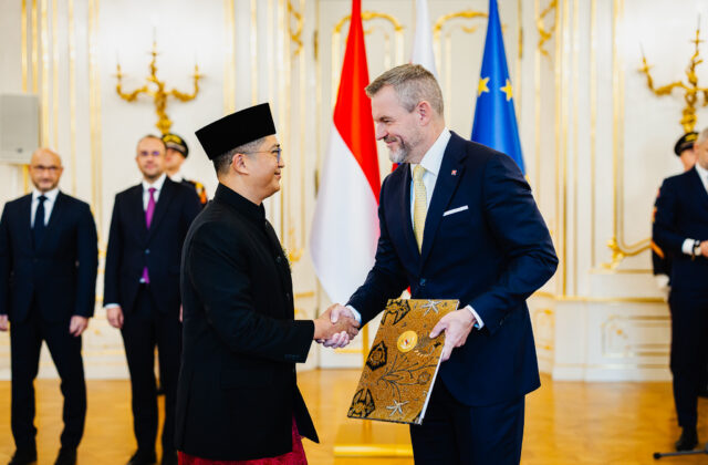 Pellegrini prijal listiny od dezignovaných veľvyslancov