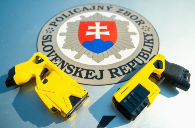 V rámci protidrogovej akcie obvinili štyri osoby. Polícia zaistila metamfetamín