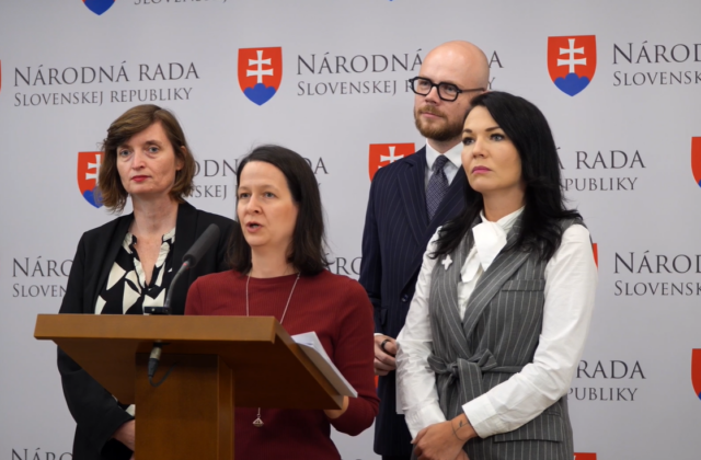 Koalícia uprednostnila záchranu Gašpara pred ochranou obetí násilia, reagujú progresívci – VIDEO