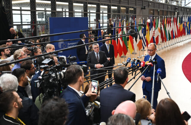 Lídri Európskej únie hľadajú ďalšie miliardy pre Ukrajinu, Merz žiada zvýšenie pomoci