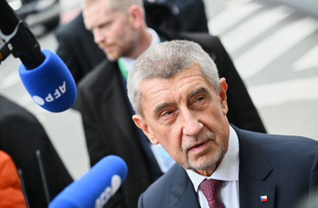 Česká vláda schválila zrušenie koncesionárskych poplatkov v prvom čítaní