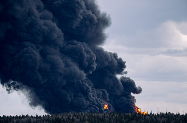 Ukrajina obnovila útoky na ruské rafinérie