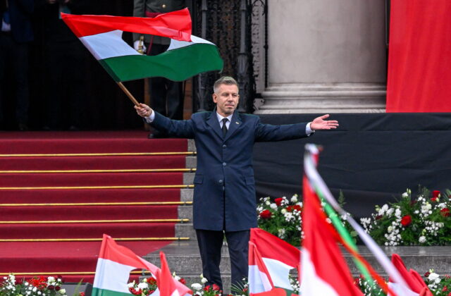 Maďarský premiér chce obnoviť dôveru spojencov a pevne ukotviť krajinu v EÚ