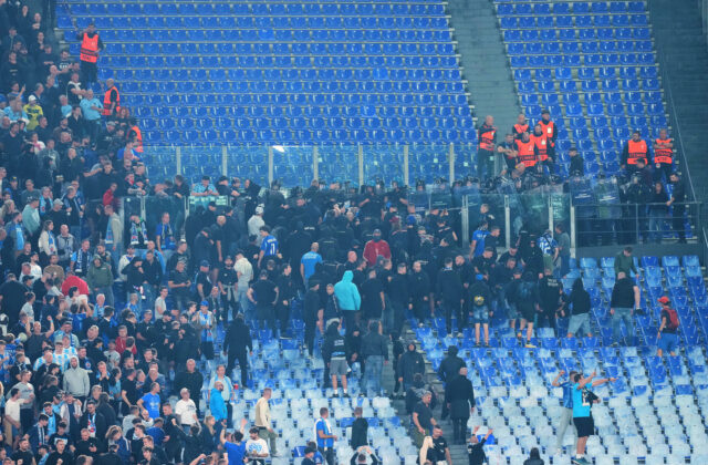 Pekný zážitok a výlet sa zmenili na horor. Fanúšička Slovana opísala plač detí a bitku v zápase proti AS Rím – VIDEO