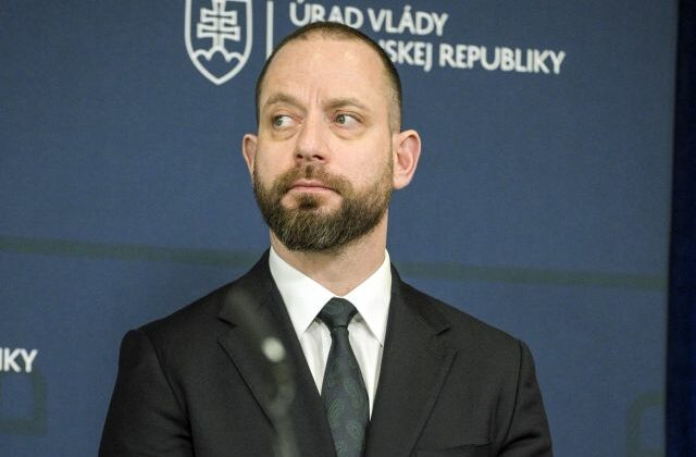 Ficov poradca Para podľa Gröhlinga klame