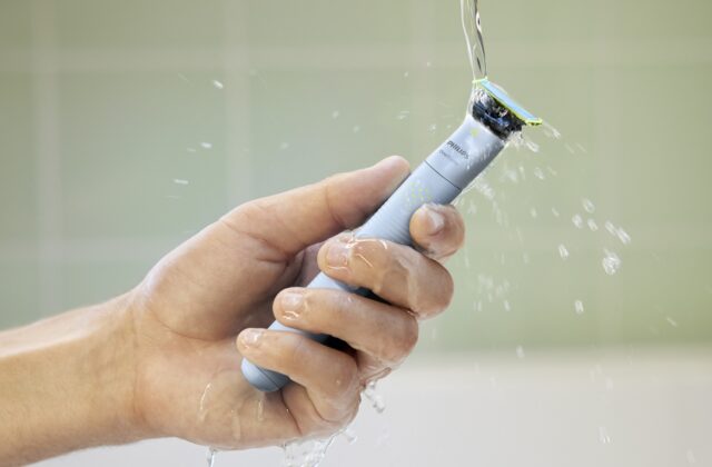 Prvé holenie aj starostlivosť o intímne partie. Philips OneBlade prináša dve novinky