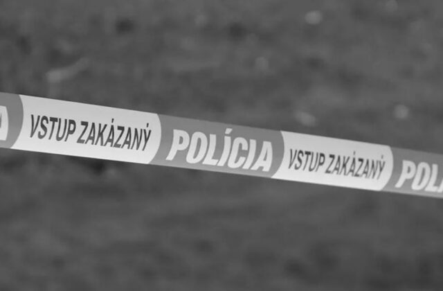 Mladý muž vyliezol na odstavený vagón a dostal zásah elektrickým prúdom