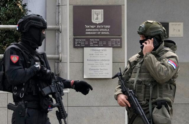 Polícia zastrelila mladistvého