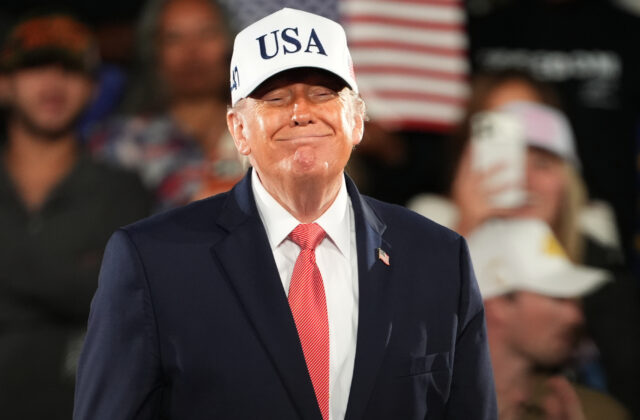 Postavil sa Trump na stranu Ruska? Washington podľa bývalého amerického generála tlačí Ukrajinu k ústupkom