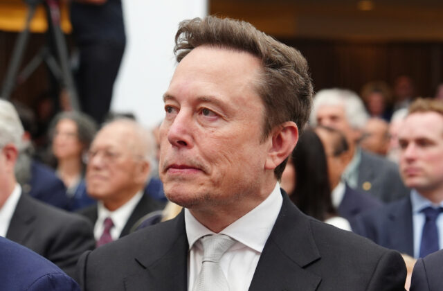 Musk pohrozil demokratom