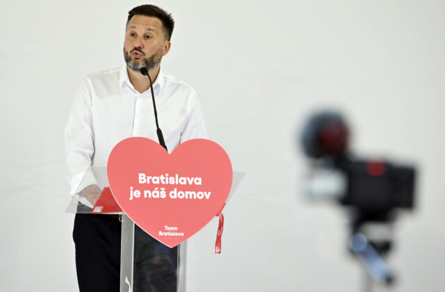 Vallo má pred Rážom náskok. Prieskum tiež ukázal